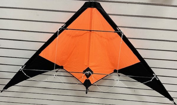 "Flyer DX" Stunt Kite with Dyneema Spectra Line & Wrist Straps