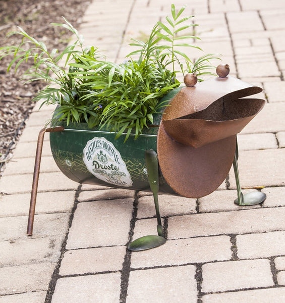 Rusted & Repurposed Can "Frog" Planter